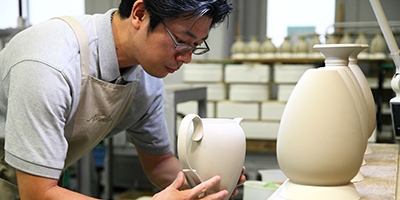 クラフトセンターで工場見学&絵付け体験